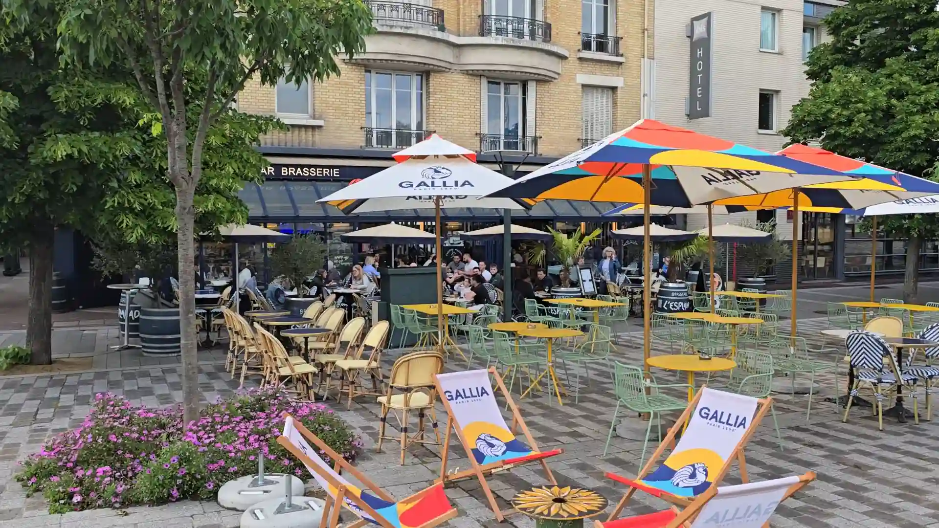 La devanture du restaurant, 2 boulevard Jean Jaurès à Clichy